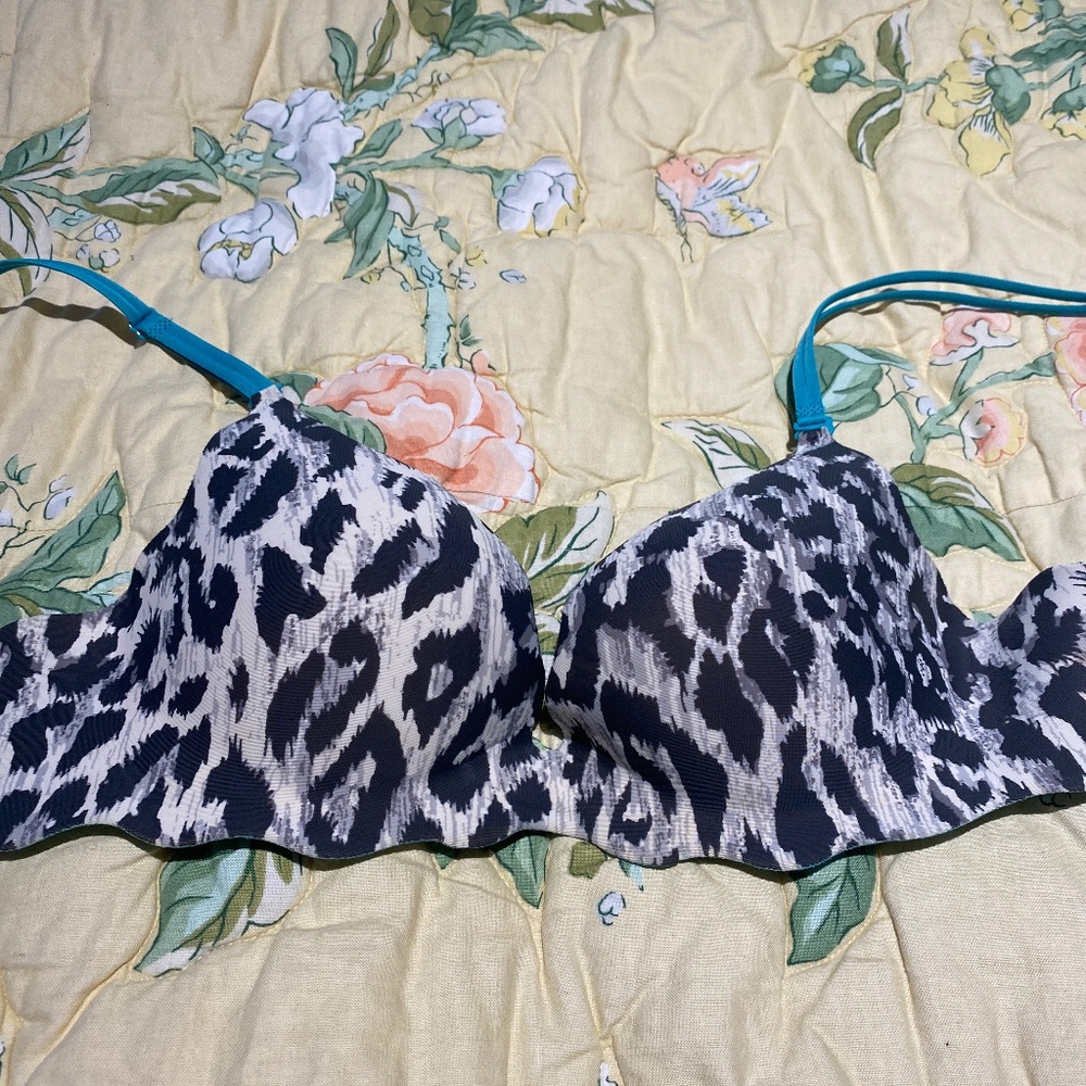 Victoria’s Secret bra Size 34B